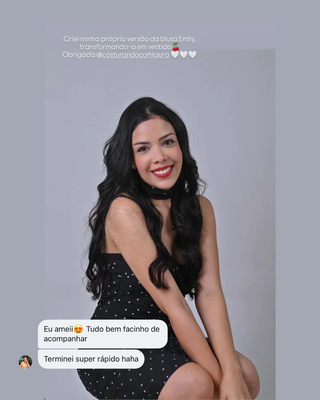 Depoimento de aluna com vestido preto